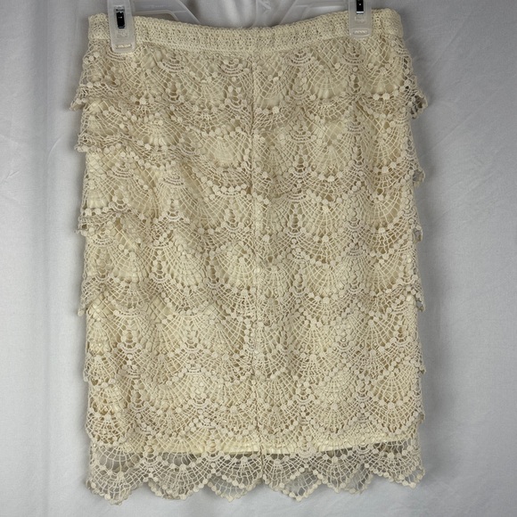 Jolt Elegant Cream Lace Skirt - Picture 2 of 6